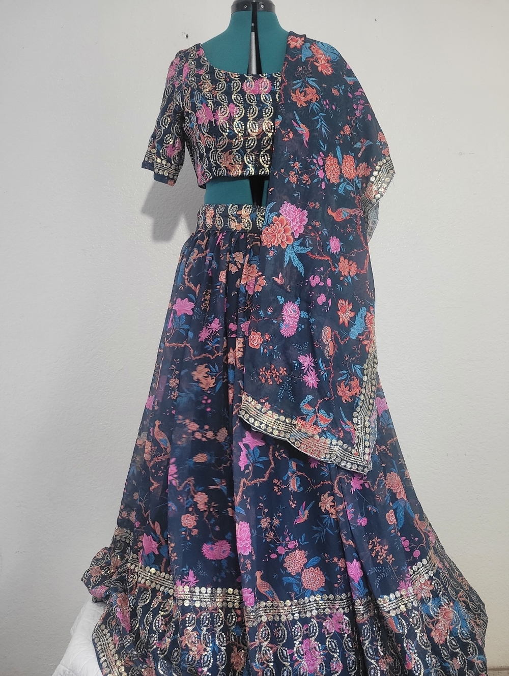 NWT Indya Luxe Multicoloured Maxi Indian Pakistan Wedding Wear Dress (SET) Small